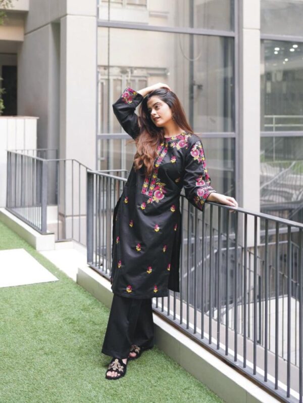 Sohni (Black) Khaddi Net 2Pc - Image 2
