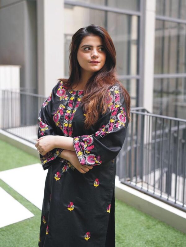 Sohni (Black) Khaddi Net 2Pc - Image 3