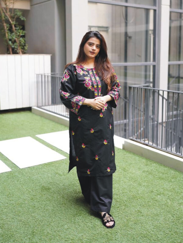 Sohni (Black) Khaddi Net 2Pc - Image 5